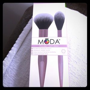 Moda powder plus soft glow makeup brush pack